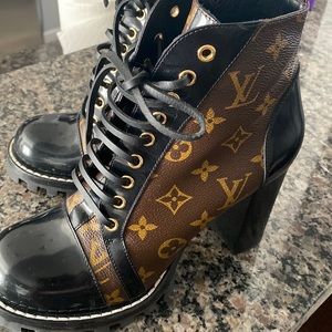 Louis Vuitton lace up booties boots like new no box
